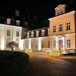 Thereset Schloss Feriested Groß Plasten