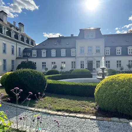 Thereset Schloss Resort *