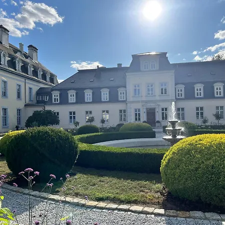 Thereset Schloss Groß Plasten