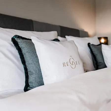 Thereset Schloss Resort *