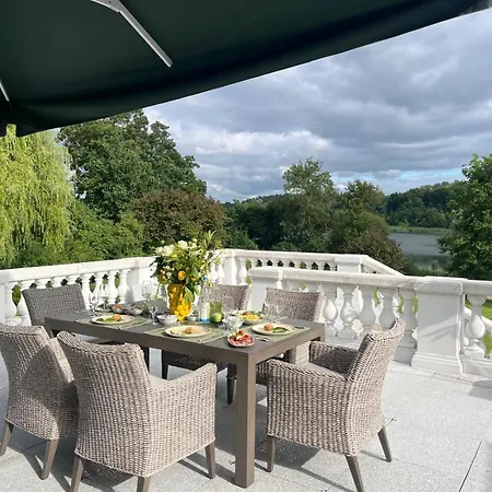 Thereset Schloss Gross Plasten