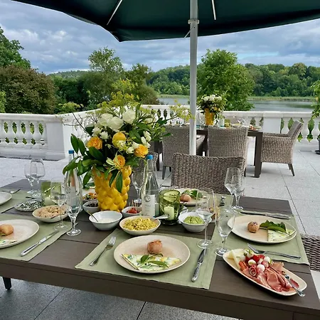 Thereset Schloss