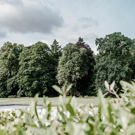 Thereset Schloss * Groß Plasten